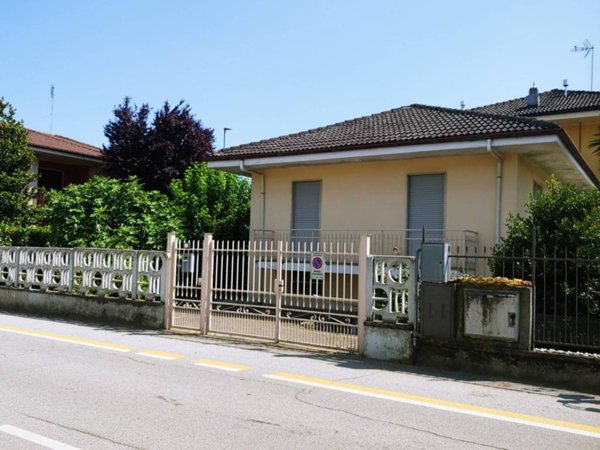 casa indipendente in vendita a Scalenghe in zona Viotto