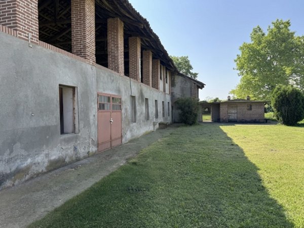 casale in vendita a Scalenghe
