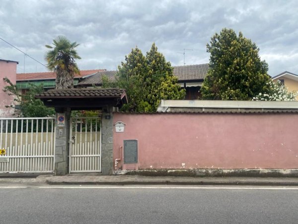 casa indipendente in vendita a Scalenghe in zona Pieve di Scalenghe