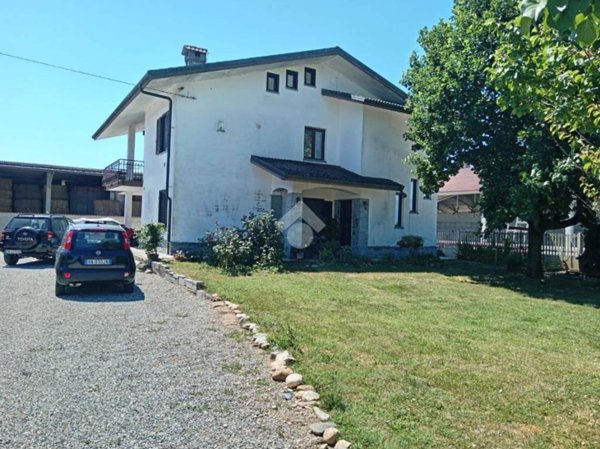 casa indipendente in vendita a Scalenghe in zona Pieve di Scalenghe