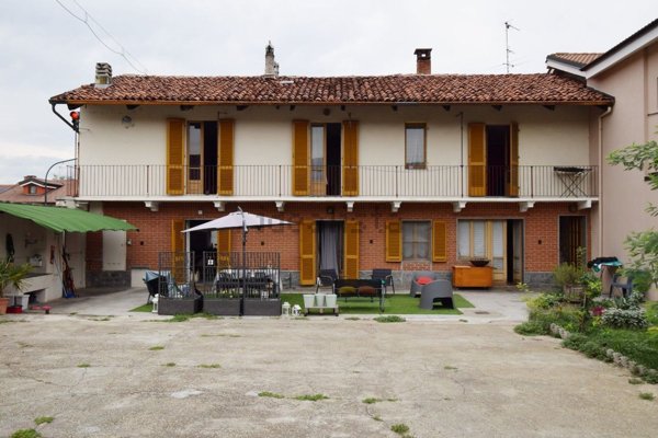 casa indipendente in vendita a Scalenghe in zona Pieve di Scalenghe