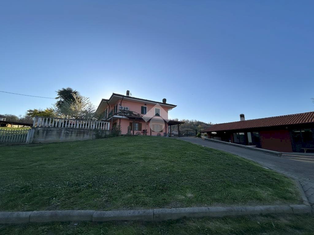 casa indipendente in vendita a Scarmagno