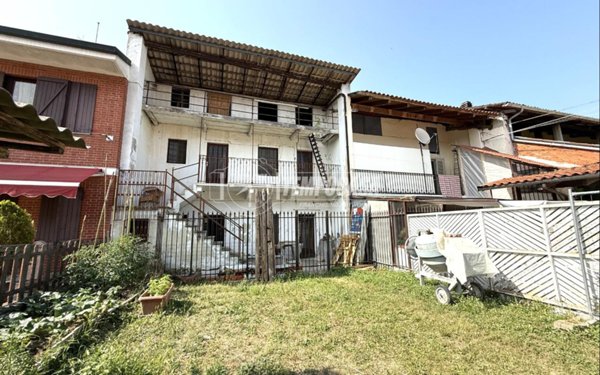 casa indipendente in vendita a Scarmagno