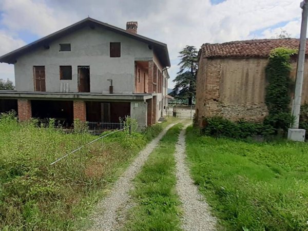 casa indipendente in vendita a Sciolze