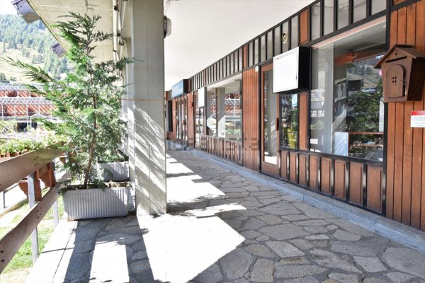 locale commerciale in vendita a Sestriere
