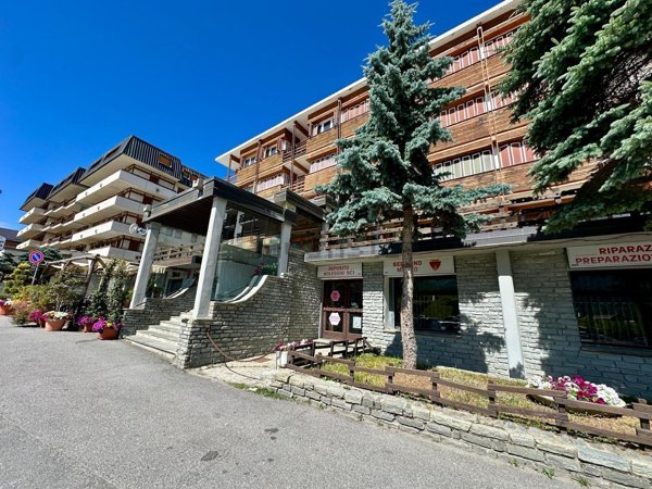 locale commerciale in vendita a Sestriere