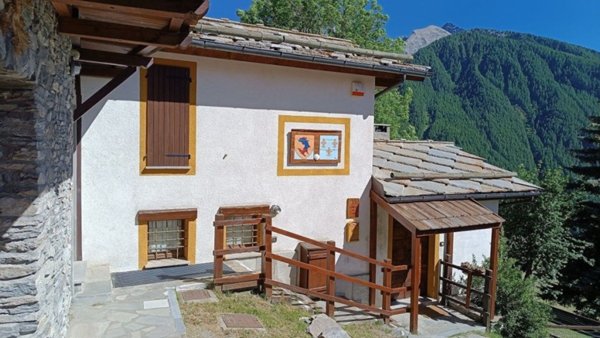casa semindipendente in vendita a Sestriere in zona Champlas Du Col