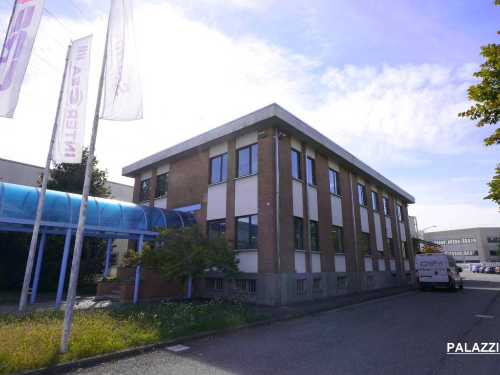 locale commerciale in vendita a Settimo Torinese