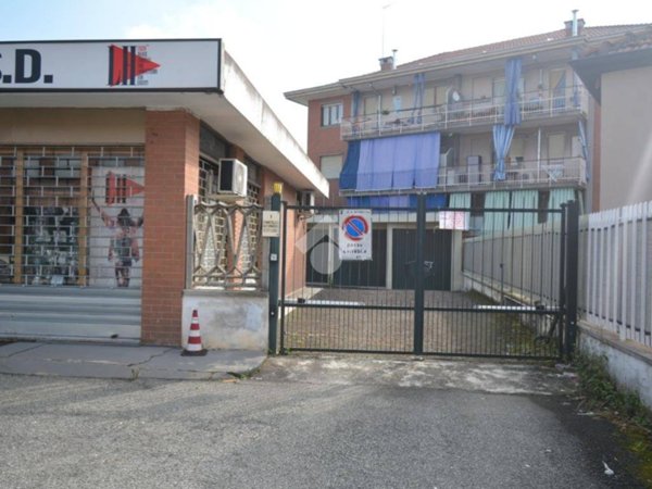 locale commerciale in vendita a Settimo Torinese
