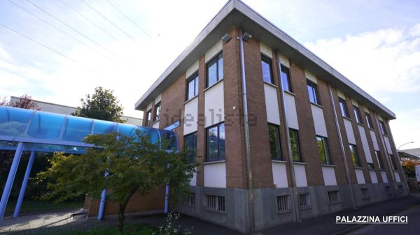 locale di sgombero in vendita a Settimo Torinese