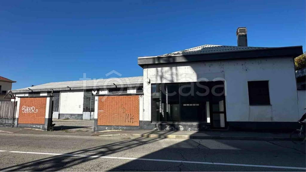 locale commerciale in vendita a Settimo Torinese
