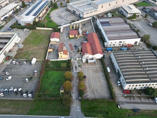 locale commerciale in vendita a Settimo Torinese