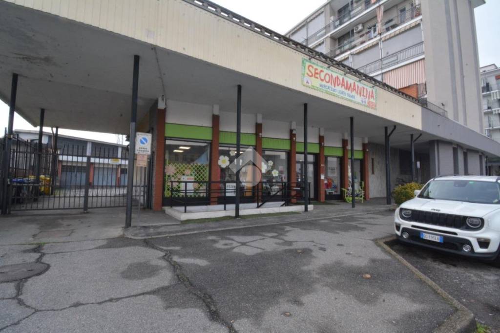 negozio in vendita a Settimo Torinese