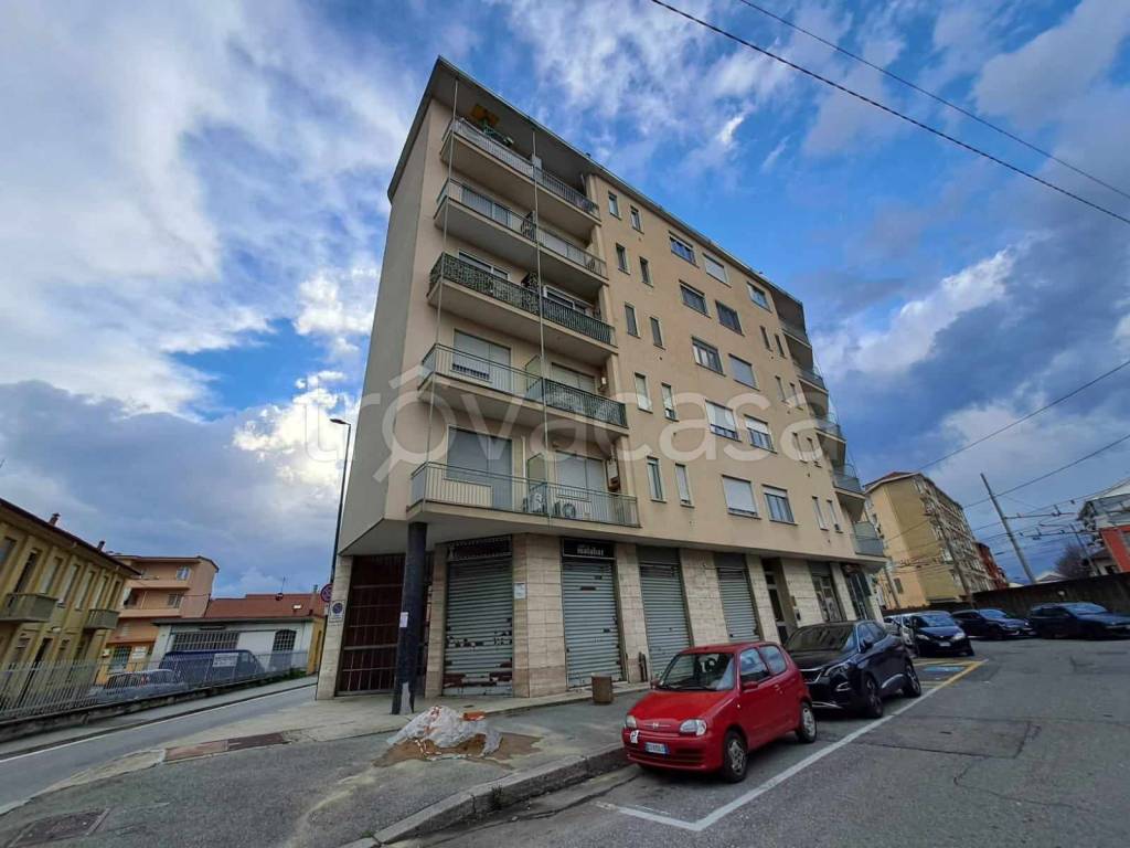 locale commerciale in vendita a Settimo Torinese