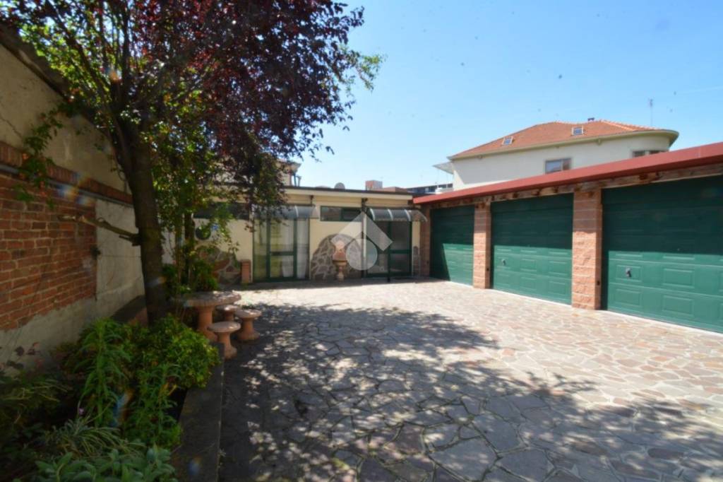 negozio in vendita a Settimo Torinese