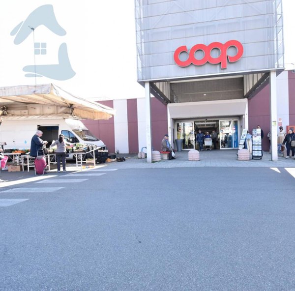 locale commerciale in vendita a Settimo Torinese