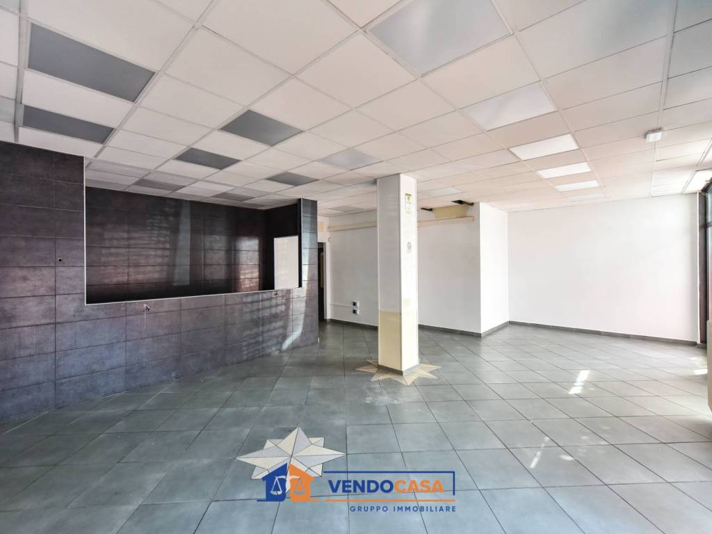 negozio in vendita a Settimo Torinese