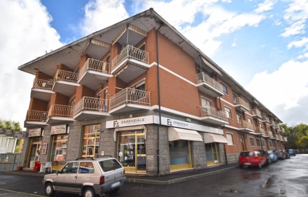 locale commerciale in vendita a Settimo Torinese