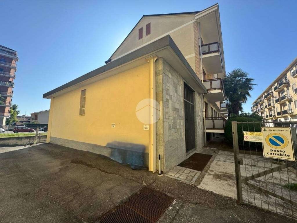 locale commerciale in vendita a Settimo Torinese