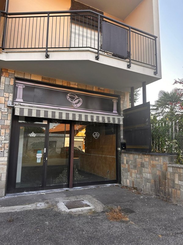 locale commerciale in vendita a Settimo Torinese