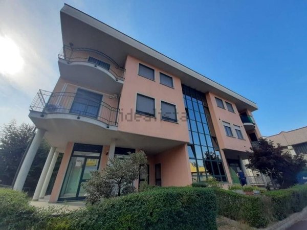 locale commerciale in vendita a Settimo Torinese