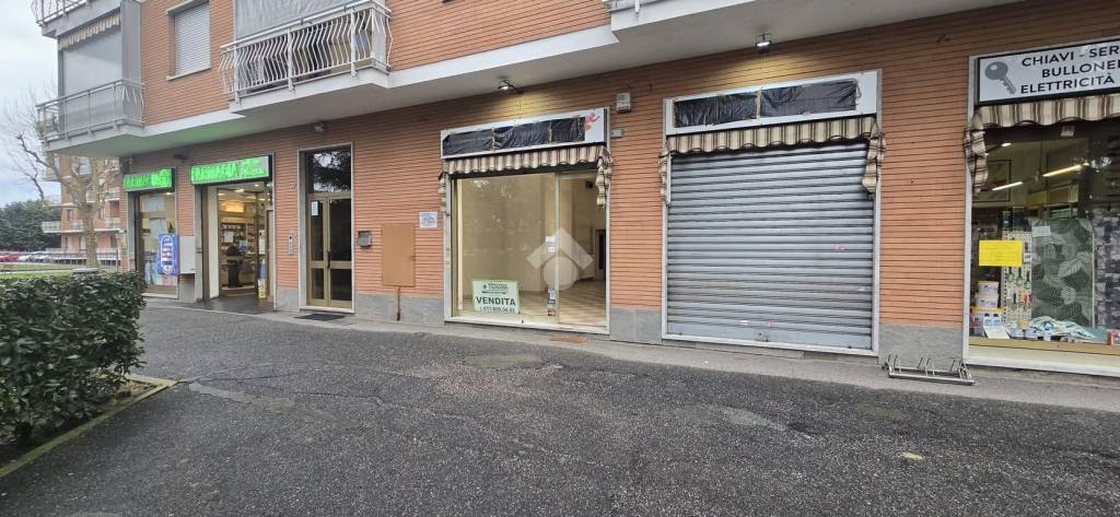 negozio in vendita a Settimo Torinese