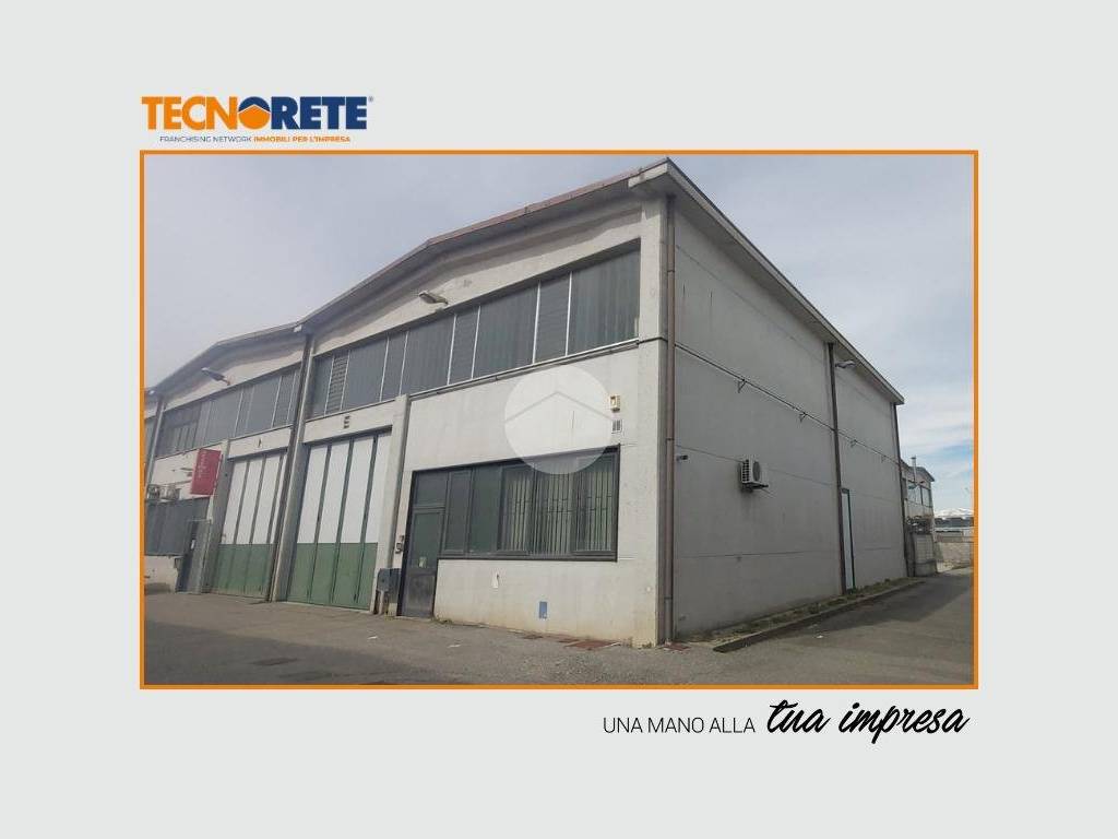 locale commerciale in vendita a Settimo Torinese in zona Fornacino