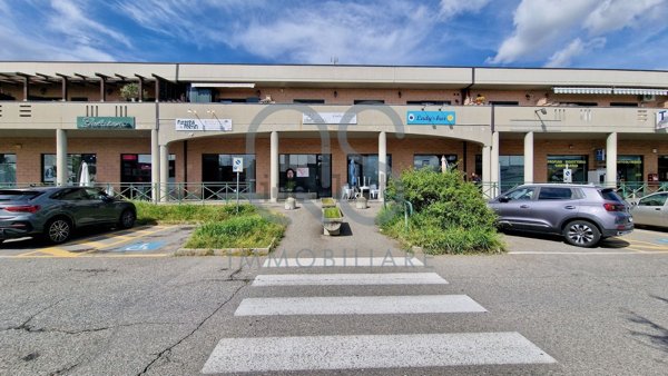 locale commerciale in vendita a Settimo Torinese