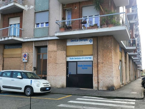 negozio in vendita a Settimo Torinese in zona Olimpia