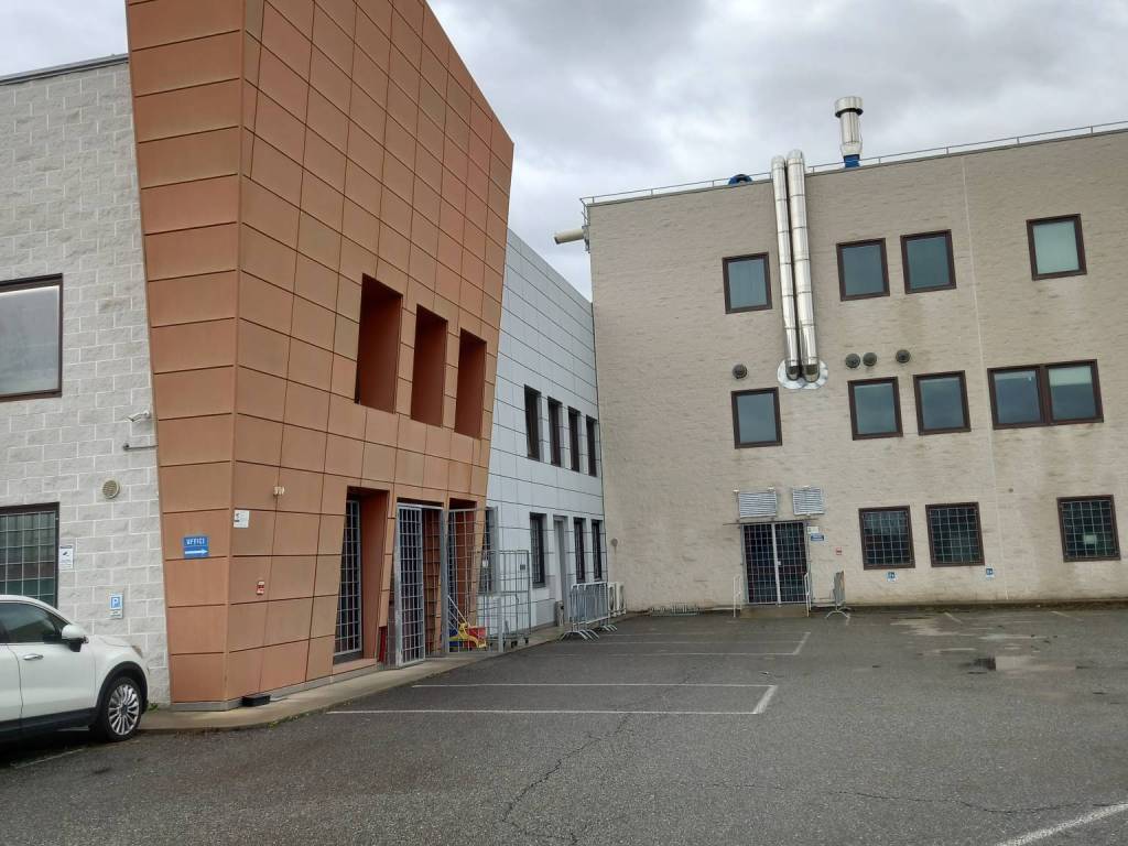 capannone in vendita a Settimo Torinese