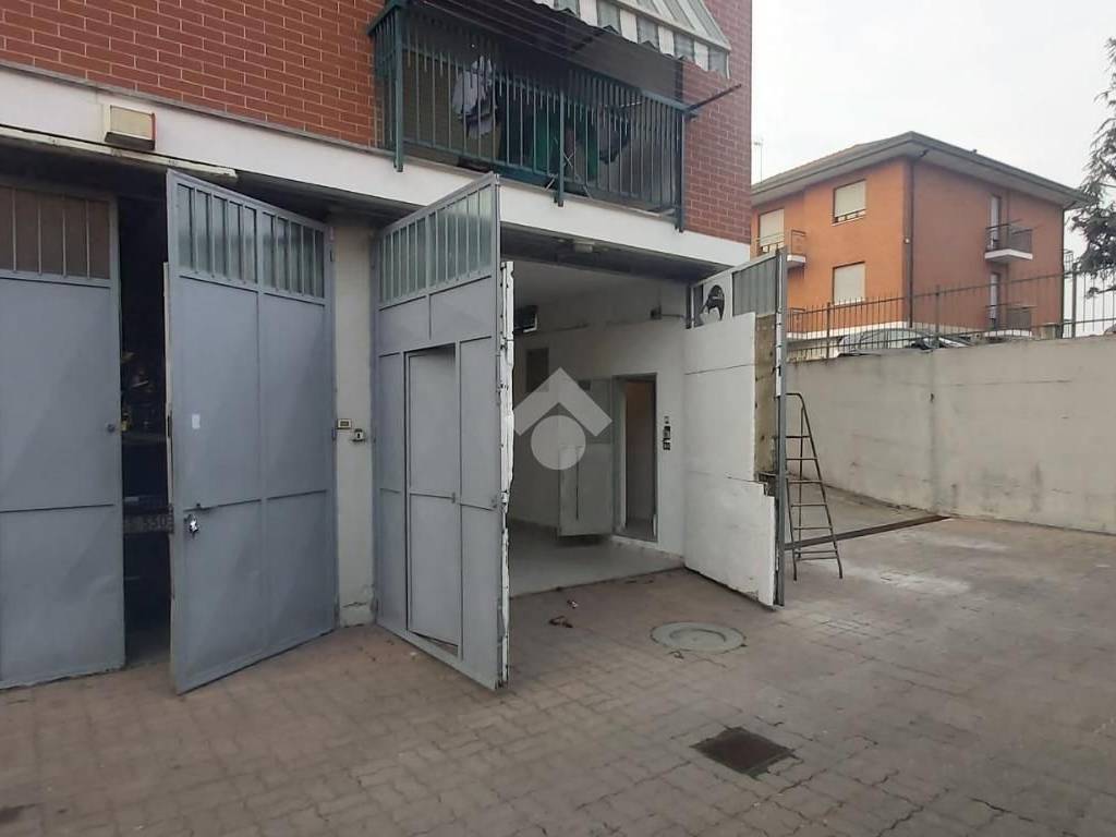 locale commerciale in vendita a Settimo Torinese