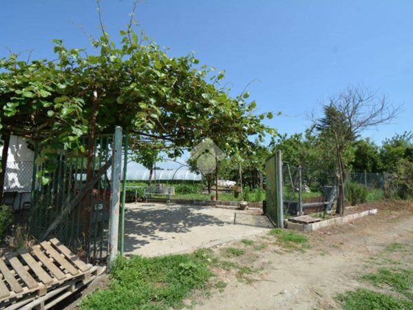 terreno agricolo in vendita a Settimo Torinese in zona Mezzi Po