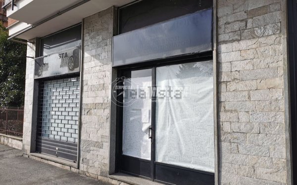 locale commerciale in vendita a Settimo Torinese