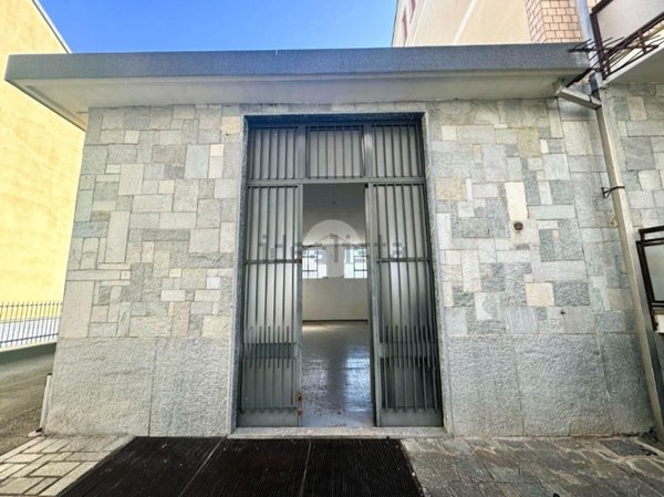 capannone in vendita a Settimo Torinese