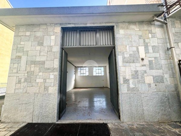 locale commerciale in vendita a Settimo Torinese