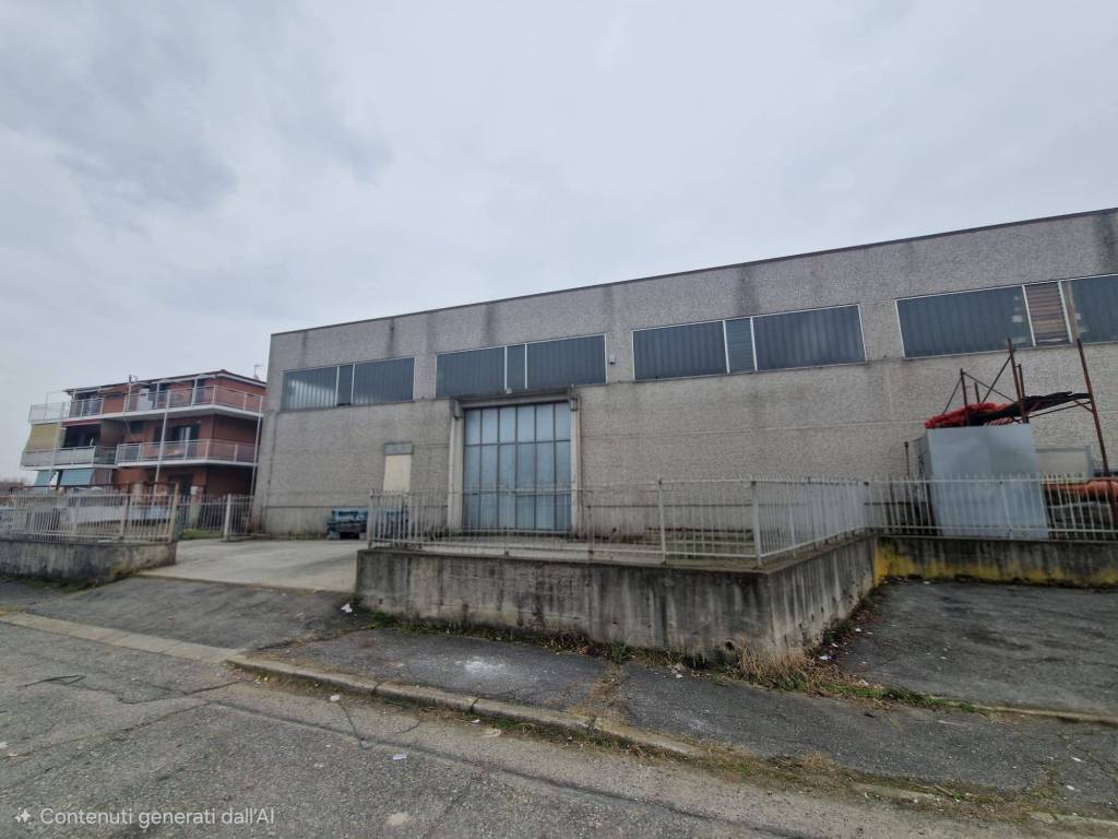 locale commerciale in vendita a Settimo Torinese in zona Fornacino