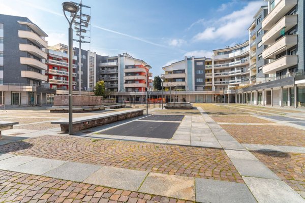 locale commerciale in vendita a Settimo Torinese