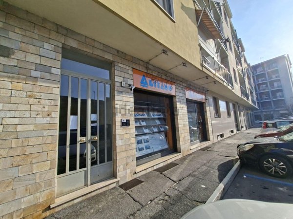 locale commerciale in vendita a Settimo Torinese
