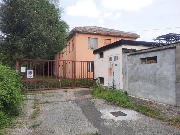 locale commerciale in vendita a Settimo Torinese
