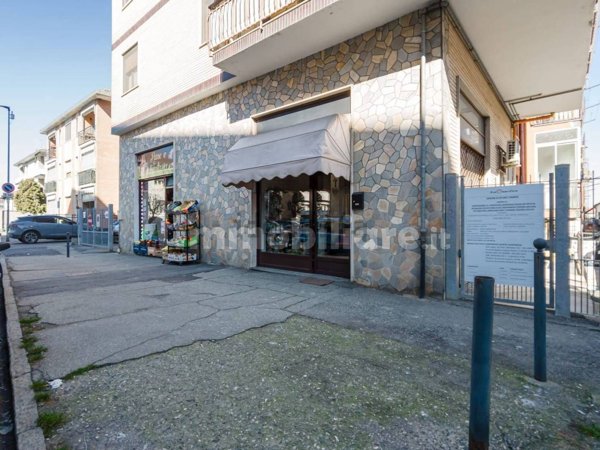 locale di sgombero in vendita a Settimo Torinese