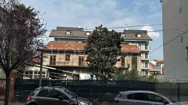 locale di sgombero in vendita a Settimo Torinese