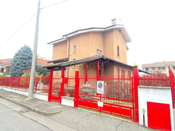 casa indipendente in vendita a Settimo Torinese in zona Le Villette
