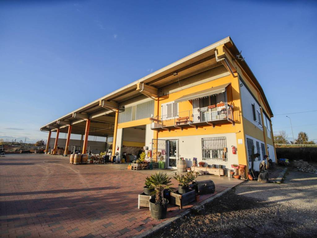 locale commerciale in vendita a Settimo Torinese