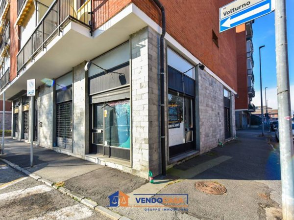negozio in vendita a Settimo Torinese in zona Le Villette