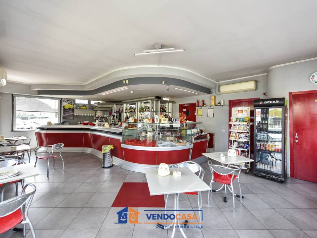 negozio in vendita a Settimo Torinese in zona Le Villette