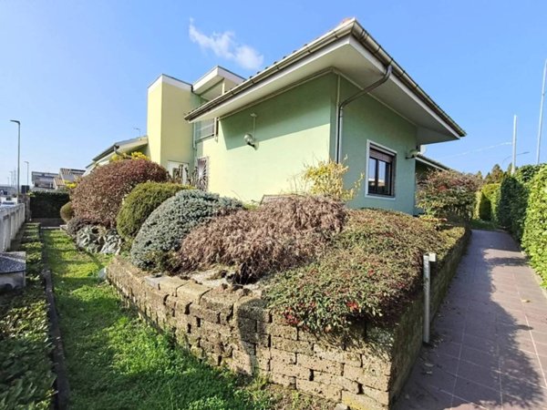 casa indipendente in vendita a Settimo Torinese in zona Le Villette
