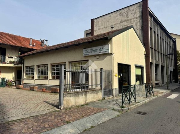 locale commerciale in vendita a Settimo Torinese