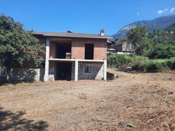 casa indipendente in vendita a Settimo Vittone
