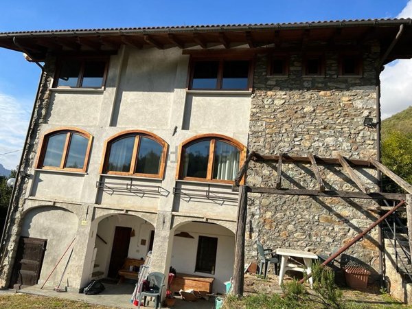 casa indipendente in vendita a Settimo Vittone in zona Cesnola