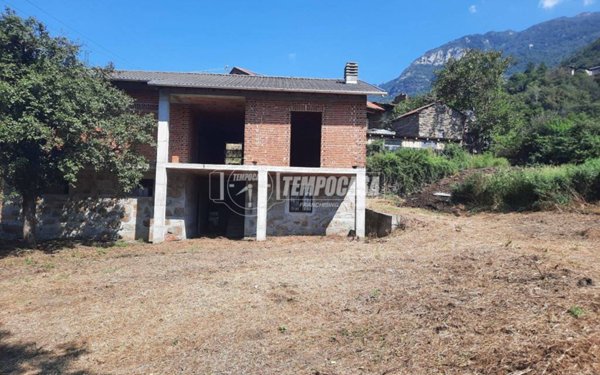 casa indipendente in vendita a Settimo Vittone